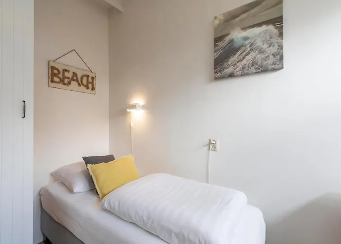 Duinland 247modern For 6 Guests * Sint Maartensvlotbrug